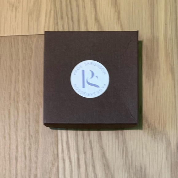 Page Sargisson Box - Picture 1 of 2